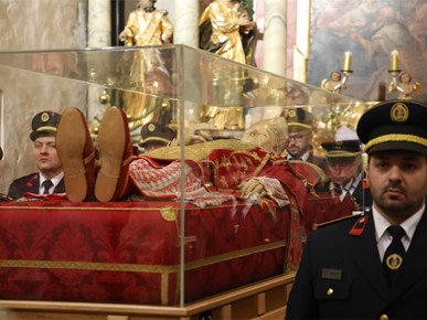 /A/2025/12/[UŽIVO] Povratak relikvija bl Alojzija Stepinca u Zagreb i zatvaranje Jubilejske godineNovi direktorij/251228 Zatvaranje Jubilejske godine - misa u Krašiću (15).jpeg